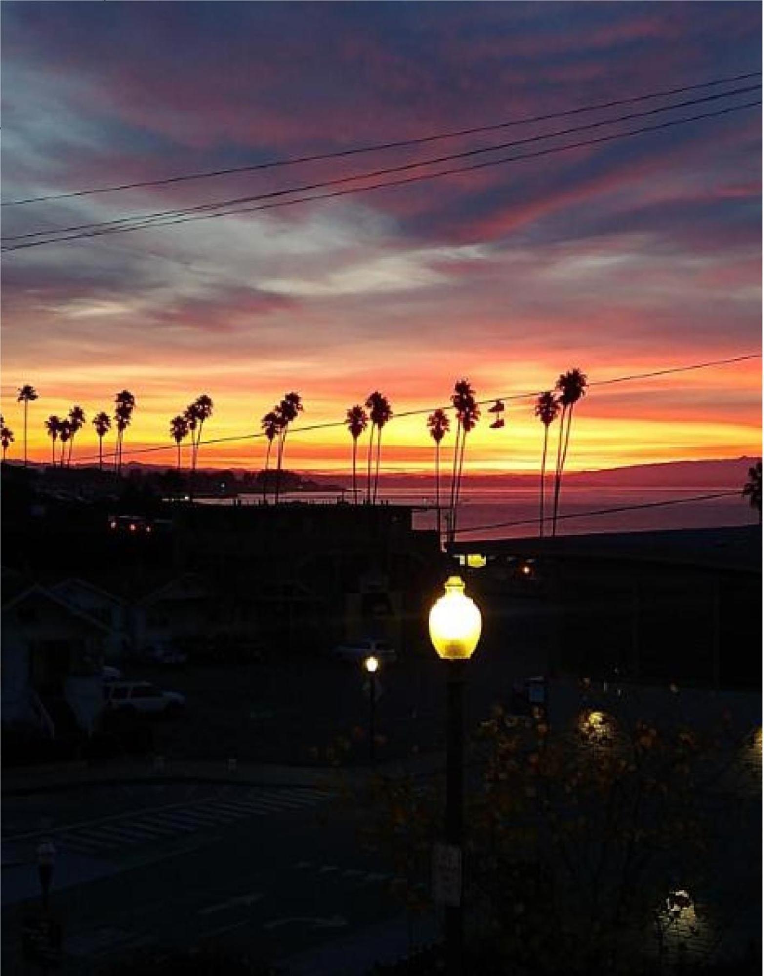 Howard Johnson By Wyndham Santa Cruz Beach Boardwalk Exterior foto