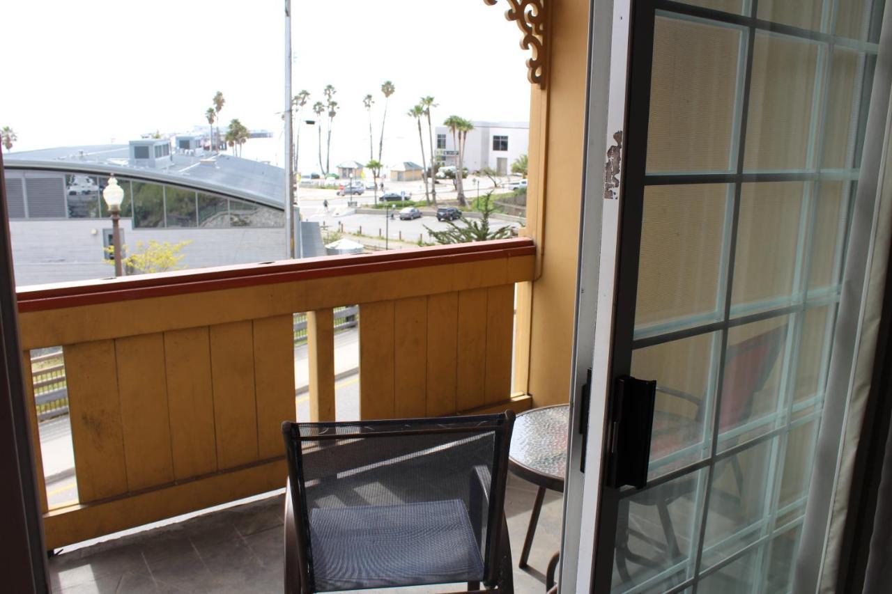 Howard Johnson By Wyndham Santa Cruz Beach Boardwalk Exterior foto